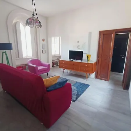 شقة L'appartamento Storico Dal Design Moderno فينْتْسا